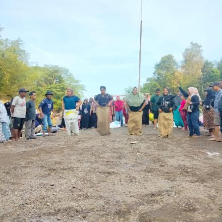 Wisata dasar sungai di Desa Mataraman, di meriahkan juga dengan lomba-lomba tradisional